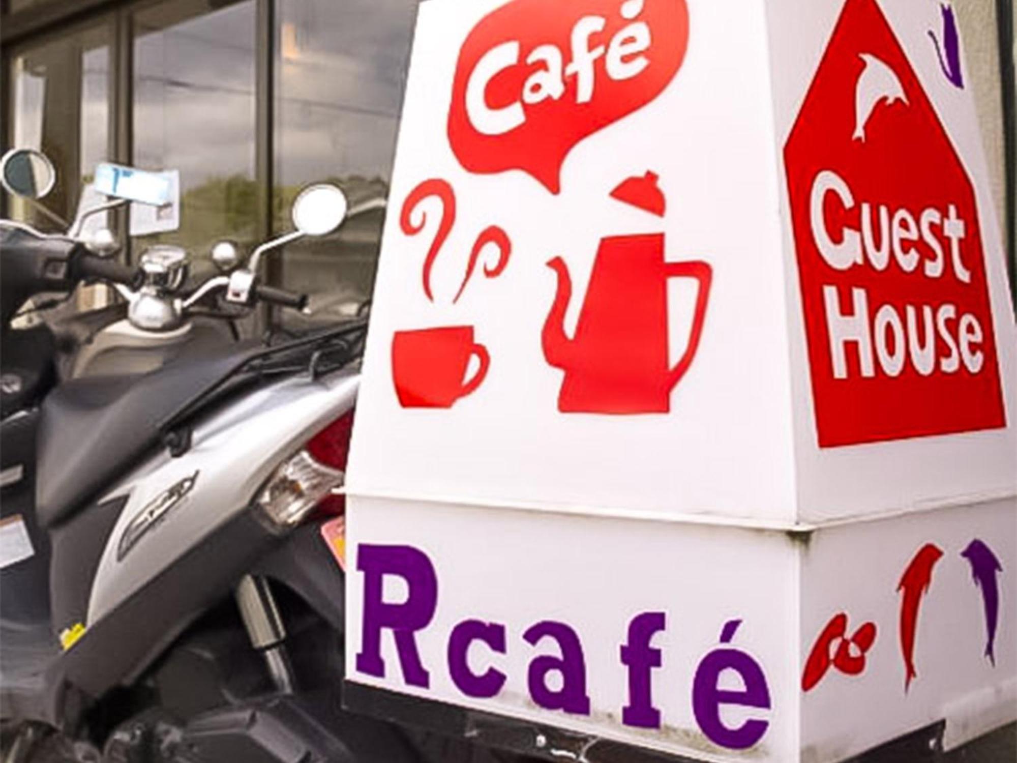 Готель Guest Cafe Kuchikumano Kamitondacho Екстер'єр фото